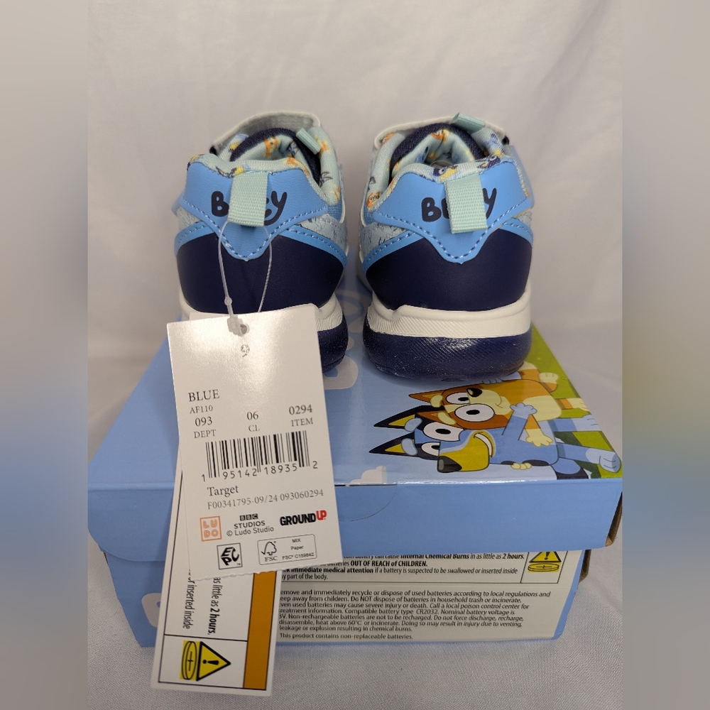 NWT Bluey Toddler Athletic Sneakers Size 9 - Picture 3 of 7